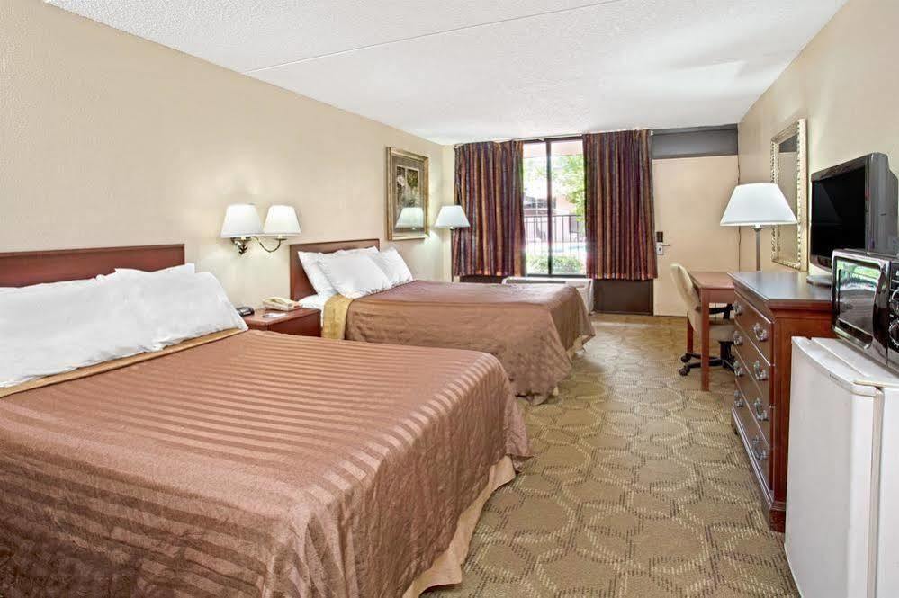Days Inn & Suites By Wyndham Orlando Airport Exterior foto